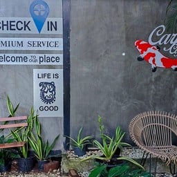Carp cafe sriracha