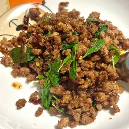 กินข้าว กระเพราพริกเเห้งโบราณ