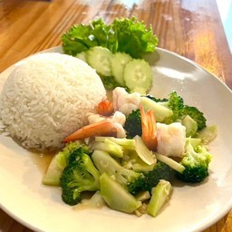 ข้าวบรอคโคลี่กุ้ง