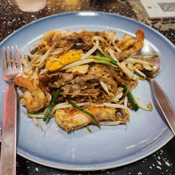 เส้นเล็กผัดทะล