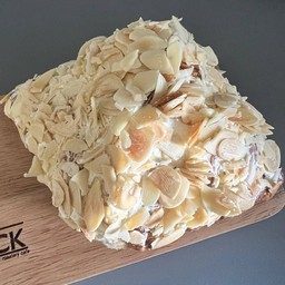 ครัวซองค์อัลม่อน