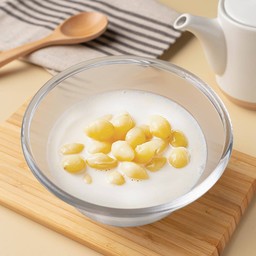 แปะก๊วยนมสด