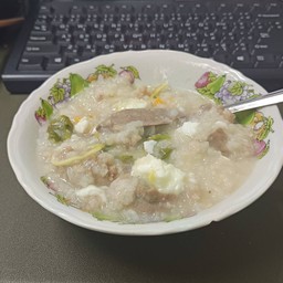 โจ๊กพิเศษ ทุกอย่าง ใส่ไข่ เครื่องแน่นๆ เหมือนเดิม