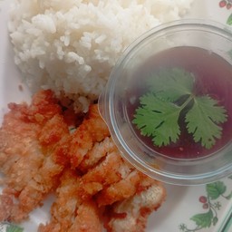 ข้าวไก่กรอบซอสลูกสะใภ้
