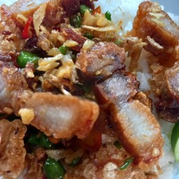 หมูกรอบผัดพริกเกลือ