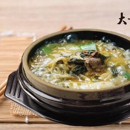 ซุปกระดูกวัวต้มกับผักใบแก่แบบเกาหลีㅣ사골우거지탕