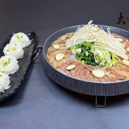 หม้อไฟเนื้อวัวสไลซ์ 수육전골 