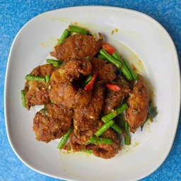 พริกแกงปลาดุกทอดกรอบ