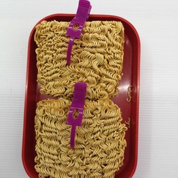 ้เส้นมาม่า