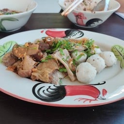 ก๋วยเตี๋ยวเรือแสนแสบ สูตรแม่อำไพ หลวงแพ่ง-ลาดกระบัง