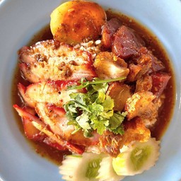 ข้าวหมูกรอบหมูแดง