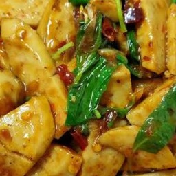 กระเพราหมูยอ