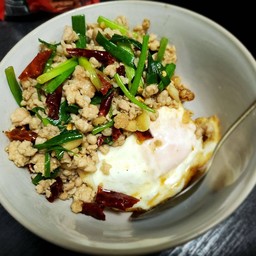 หมูสับผัดต้นหอม