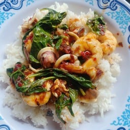 ข้าวผัดพริกเผาทะเล