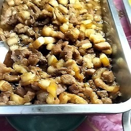 ข้าวหมูกระเทียม