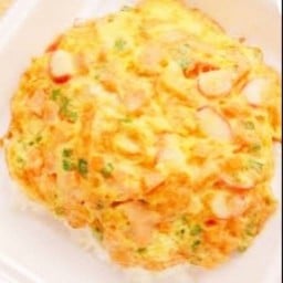 ลูกชิ้นทอด ข้าวไข่เจียว คุณ&ขวัญ
