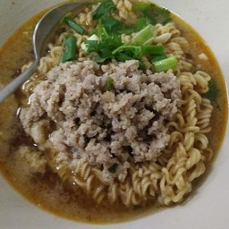 หมี่มี้หมูสับ