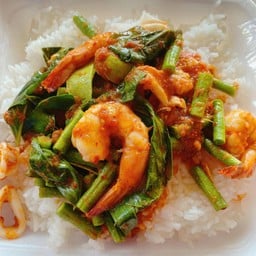 ผัดพริกแกงทะเล