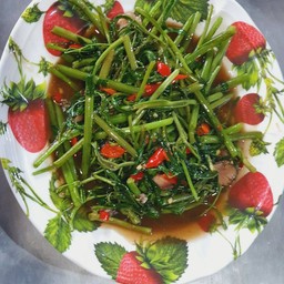 ผัดผักบุ้ง+กระเฉดไฟแดง