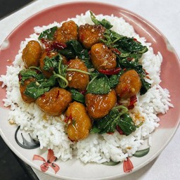 กระเพาไก่กรอบ