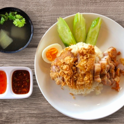 ไก่ทอด+หมูสามชั้นทอด  เมนูยอดฮิต