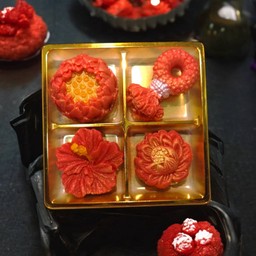 ขนมรวมดอกไม้ชมพู (เล็ก) ขอพรความรัก