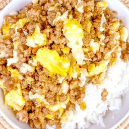 ข้าวหมูสับกระเทียมผัดไข่ (1ฟอง)