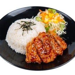 ทอดดะ (ข้าวไก่ทอดราดซอสและแกงกะหรี่) คณะบริหารธุกิจ