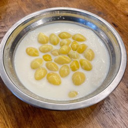 แปะก๊วยนมสดร้อน