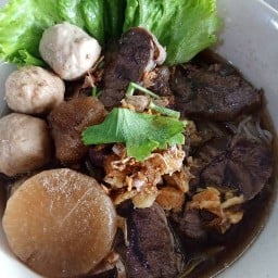 ร้าน ชวนกินเตี๋ยวbyหลังจวน
