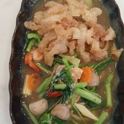 ราดหน้าเส้นทอดทะเล