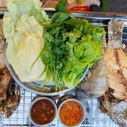 เชฟโบ๊ทเมี่ยงปลาเผา-กุ้งเผา(เจ้าเก่าไทยธานี)