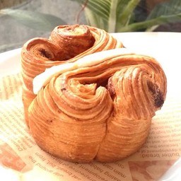 Cinnamon Butterfly Croissant ครัวซองต์ซินนามอน บัตเตอร์ฟราย