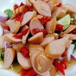 ยำไส้กรอก