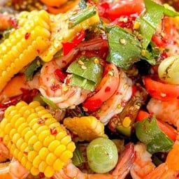 ตำข้าวโพด ปูปลาร้า กุ้งสุก