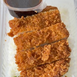 Pang Kaow Jaow - ข้าวไข่เจียวหมูสับ หมูทงคัตสึ ผัดผัก ของทอดทานเล่น