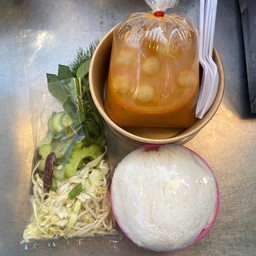 ขนมจีนน้ำยาชุดกลาง (2-3คนทาน)