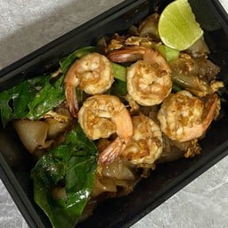 ผัดซีอิ๋วกุ้งเส้นใหญ่