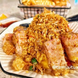 หมูกรอบกระเทียมพริกไทย (ราดข้าว)