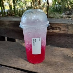 น้ำแดงโซดา