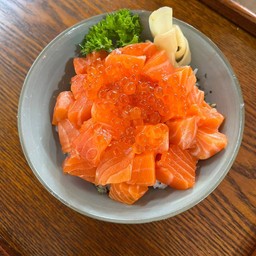 173 ข้าวแซลมอนสดหั่นเต๋าอิคุระ