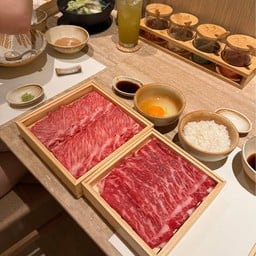 Shabubu Thonglor