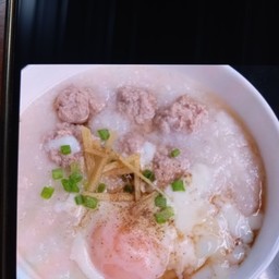 ข้าวมันไก่ ป้าต้อย-ลุงหล่อ