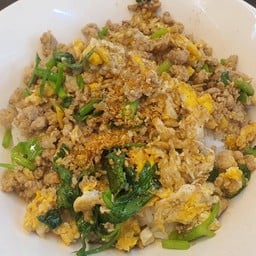 ข้าวแห้งหมูสับกับน้ำจิ้มซีฟู๊ด