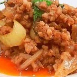 หมูสับผัดพริกเผาราดข้าว