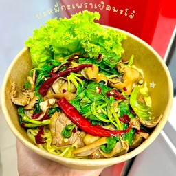 บะหมี่กะเพราเป็ดพะโล้