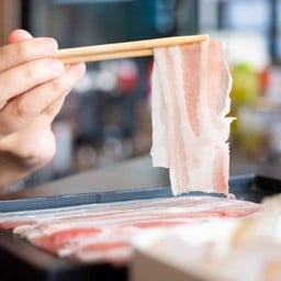 Lamb Bacon Shabu Shabu With Brands Essence of Chicken Cheese 鸡精羊培根火锅 เบคอนเนื้อแกะในน้ำซุปแบรนด์ซุปไก่สกัด (3 ขวด)