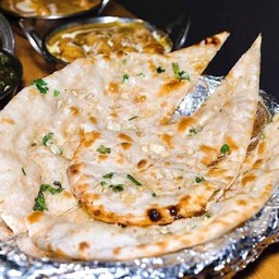 Naan นาน (soft bread baked in tandoor)