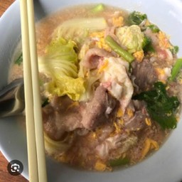 ข้าว หมูผัด มาม่า โตเกียว เครปเย็น จ้า