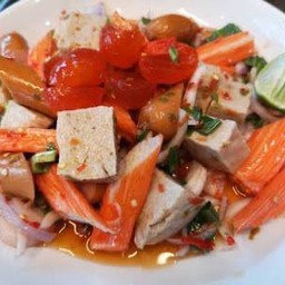 ยำไข่แดง ไส้กรอก หมูยอ ปูอัด (ใส่ได้ 3 อย่าง) (Yum 3 friends)